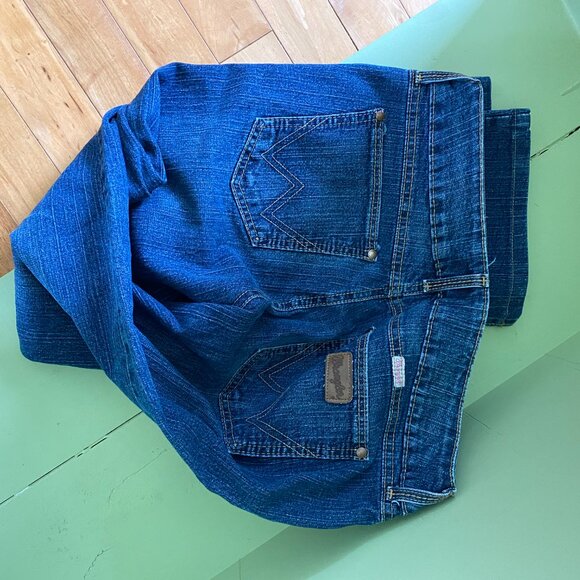 Vintage Wrangler Premium Patch denim jeans Made in Mexico Rarely worn - Picture 2 of 9